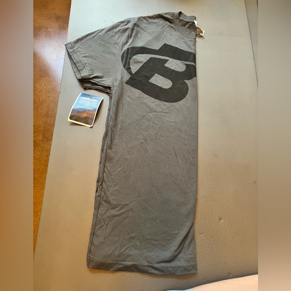 Bodybuilding.com Short Sleeve Tee. Men Lg.